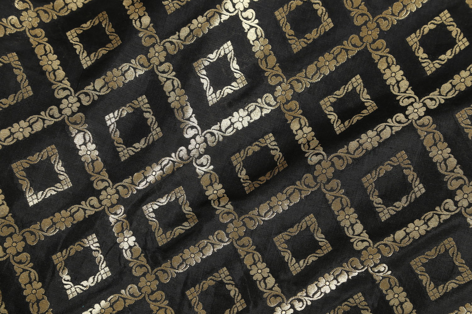 BENARES SILK L05852