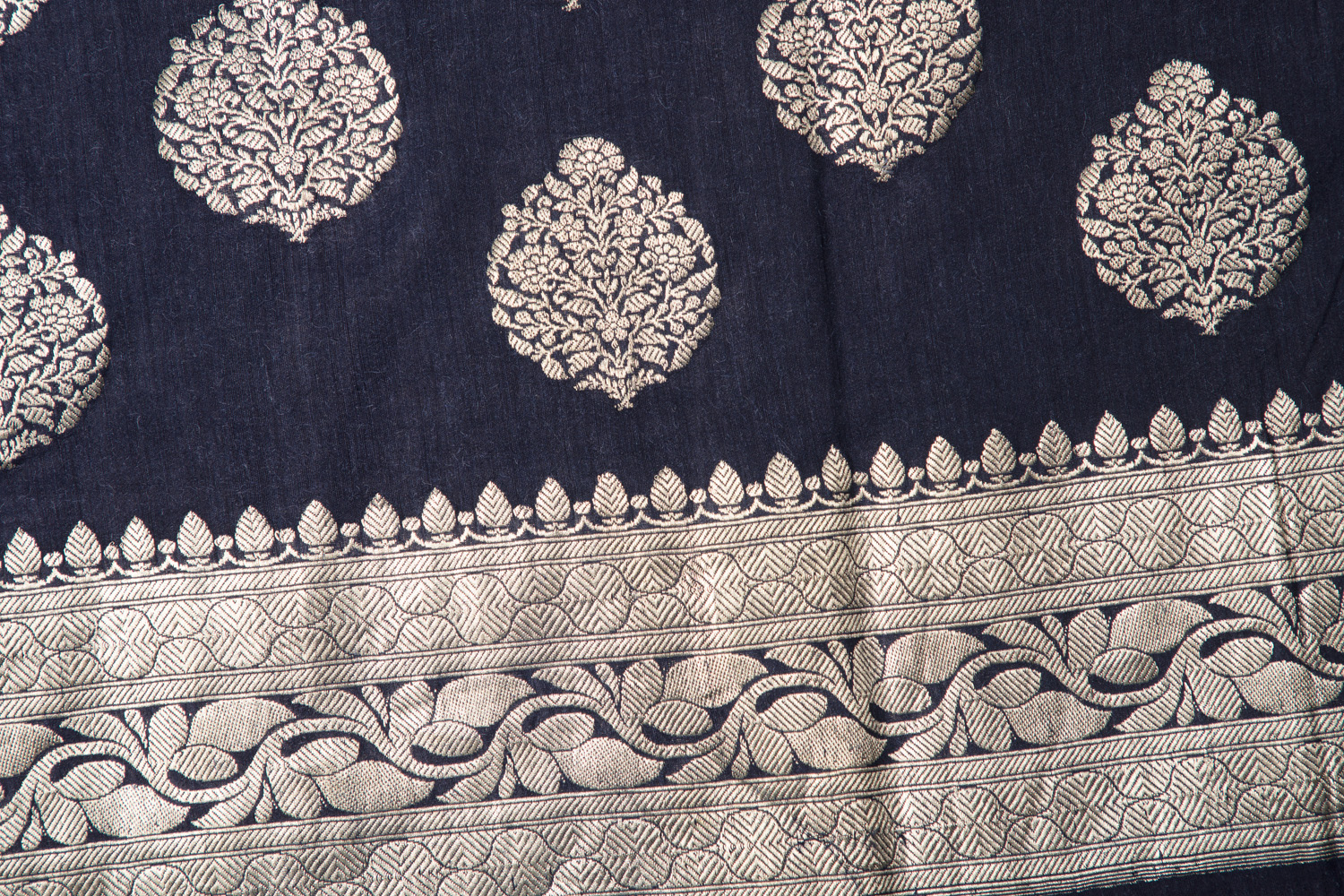 BENARAS GEORGETTE TUSSAR L16237