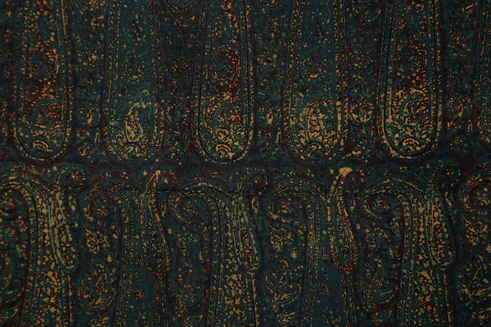 AJRAK DUPION SILK L15647