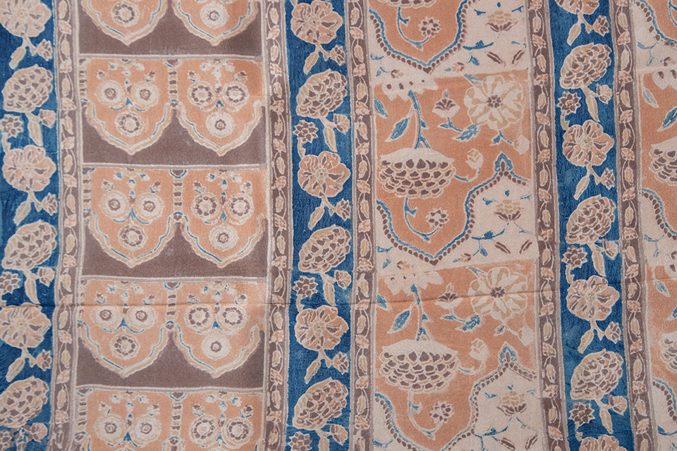 AJRAK DUPION SILK L17902
