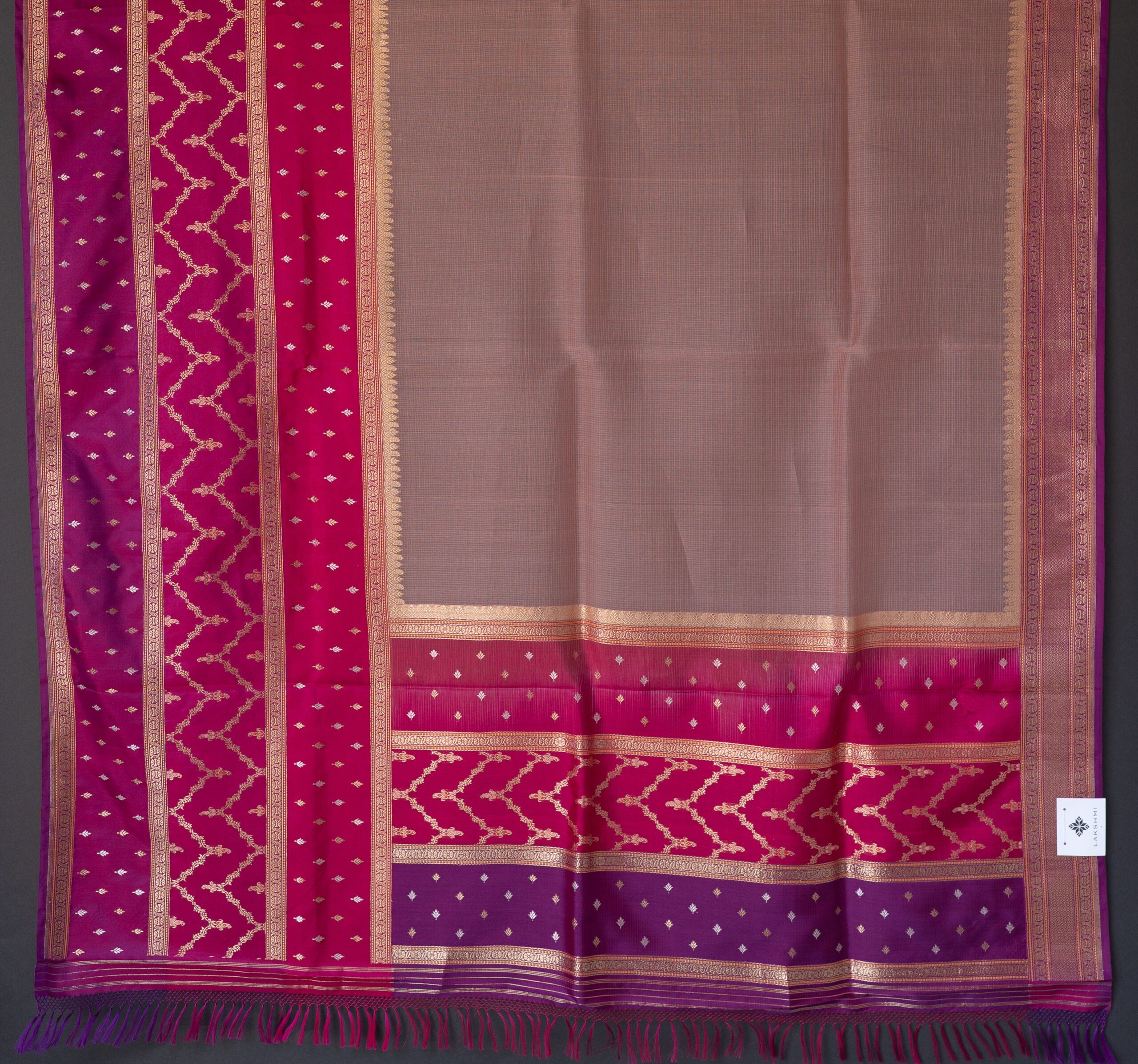 BENARES KORA L23279